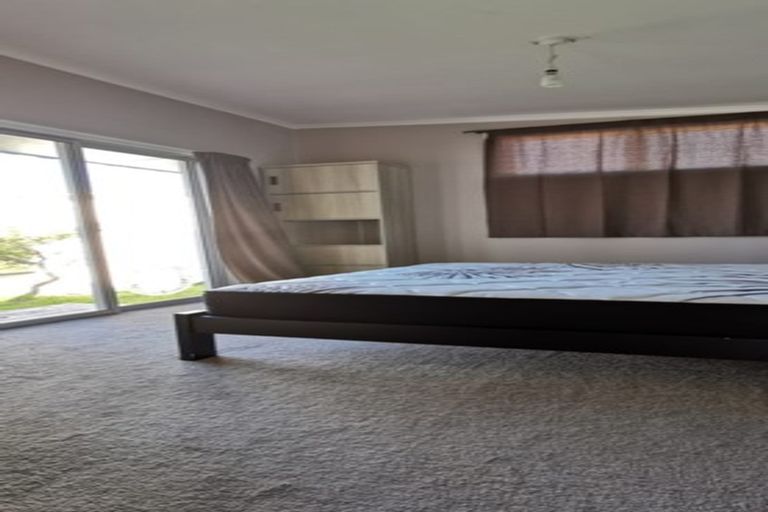 Photo of property in 81 Castor Bay Road, Castor Bay, Auckland, 0620