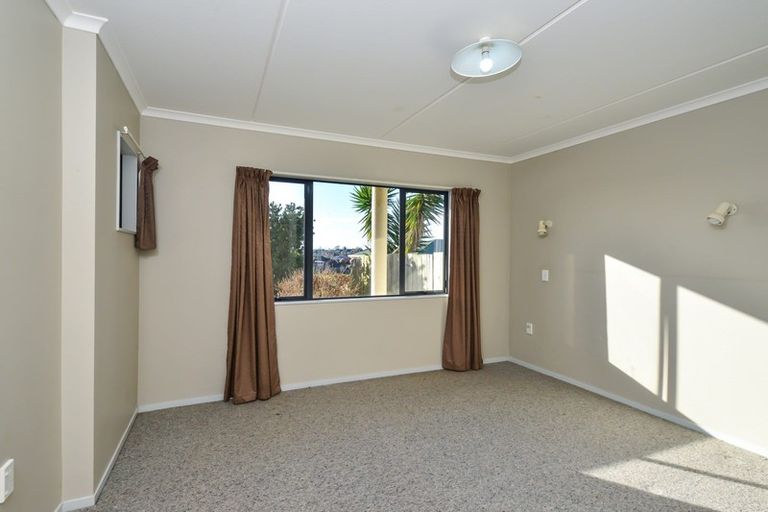 Photo of property in 4 Pampas Place, Western Heights, Hamilton, 3200