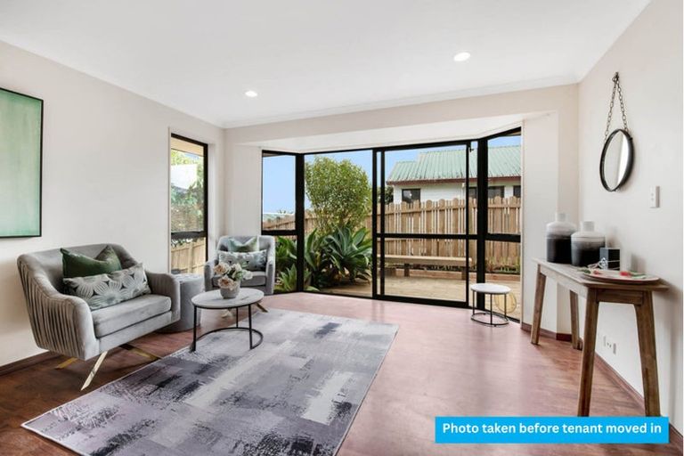 Photo of property in 26 Black Teal Close, Unsworth Heights, Auckland, 0632