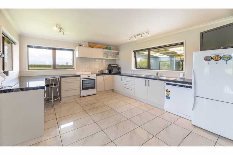 Photo of property in 381 Rangiora Woodend Road, Waikuku, Rangiora, 7473