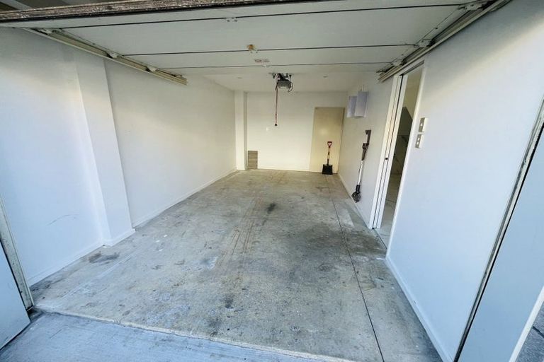 Photo of property in 9 Meritage Lane, Te Atatu South, Auckland, 0610