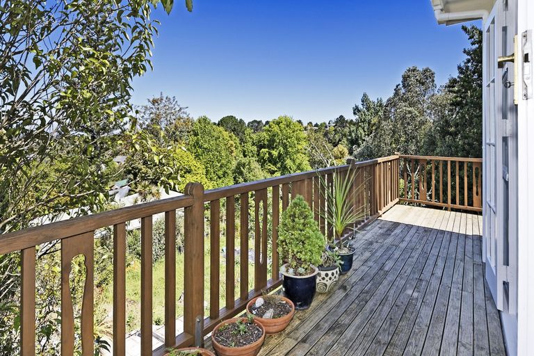 Photo of property in 3 Roland Hill, Glen Eden, Auckland, 0602