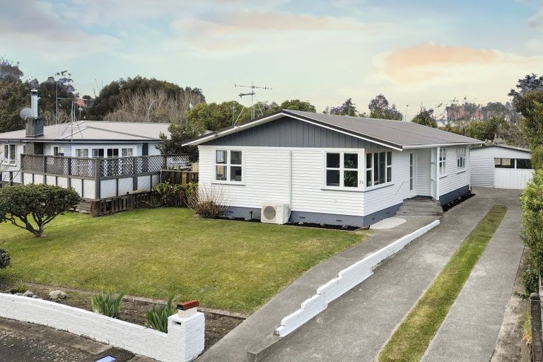 Photo of property in 24 Frederick Drive, Dinsdale, Hamilton, 3204