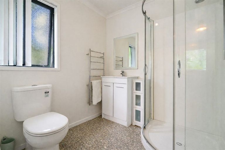 Photo of property in 6 Cemetery Road, Waiuku, 2123