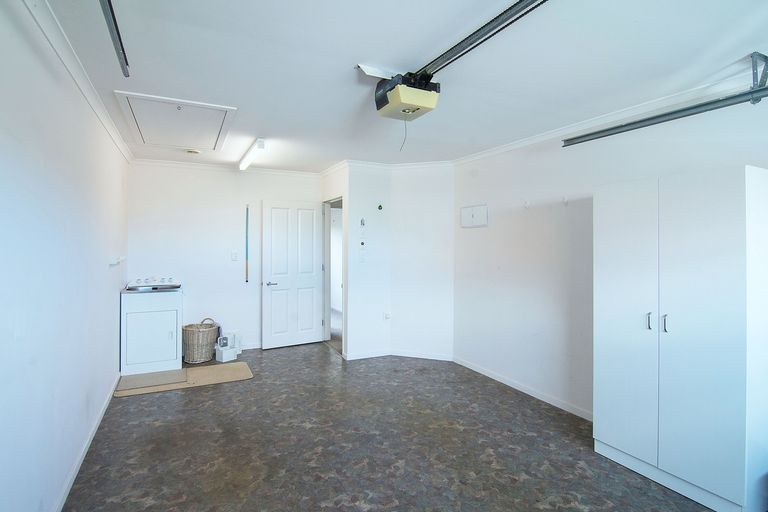 Photo of property in Holdsworth Villas, 70/2 William Donald Drive, Solway, Masterton, 5810