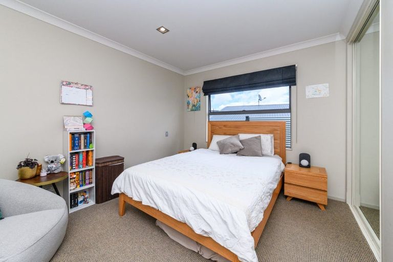 Photo of property in 1 Tennyson Avenue, Kelvin Grove, Palmerston North, 4414