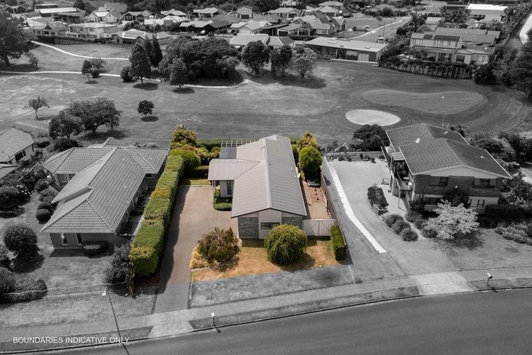 Photo of property in 46 Links View Drive, Omokoroa, 3114