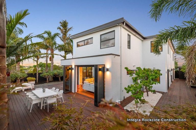 Photo of property in 17 Waitemata Road, Hauraki, Auckland, 0622