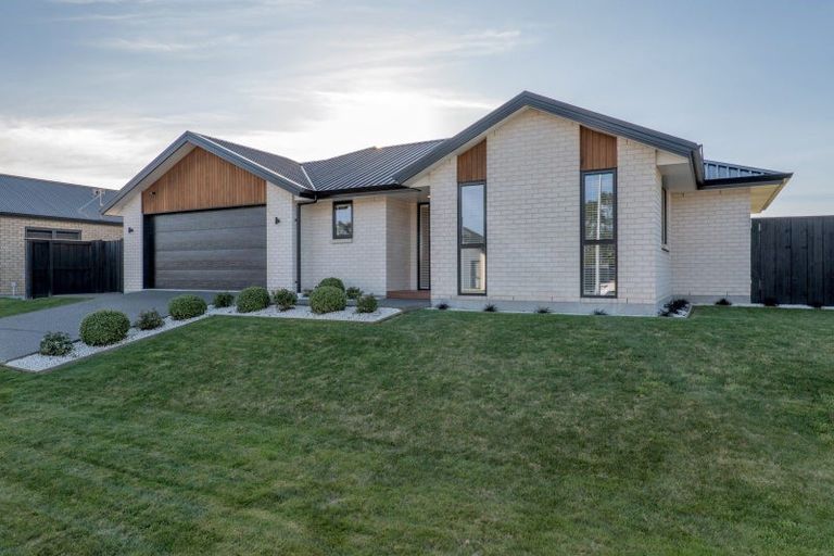 Photo of property in 21 Bob Reid Crescent, Darfield, 7510