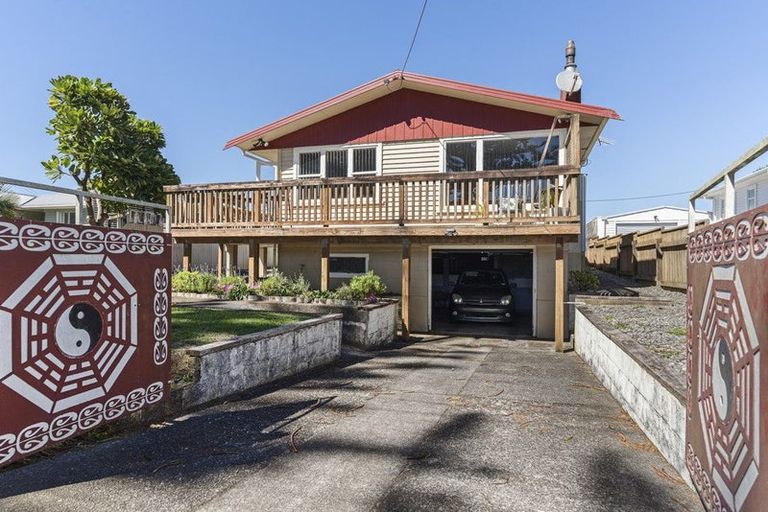 Photo of property in 21 Battiscombe Terrace, Waitara, 4320