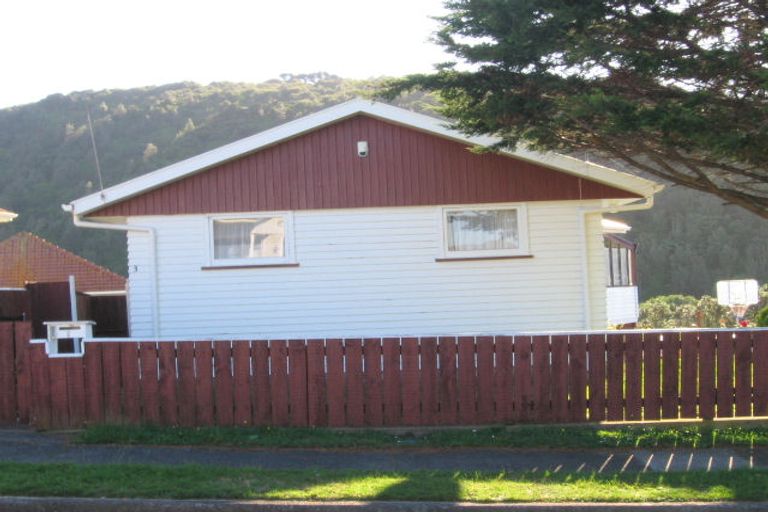 Photo of property in 3 Tau Grove, Takapuwahia, Porirua, 5022