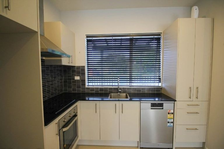 Photo of property in 26/11 Ray Small Drive, Papakura, 2110