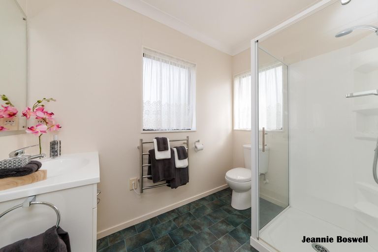 Photo of property in 19 Clearview Drive, Milson, Palmerston North, 4414