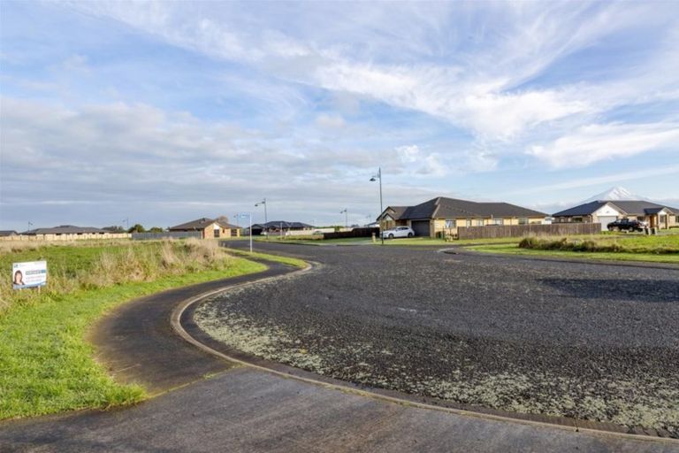 Photo of property in 2 Yulestar Place, Hawera, 4610