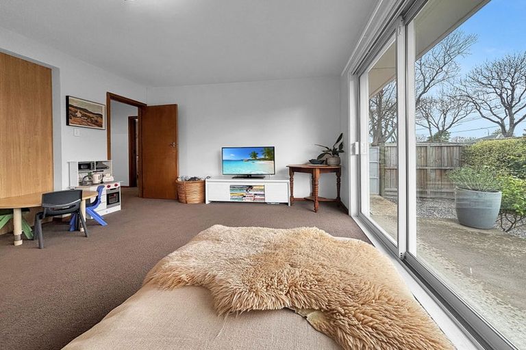 Photo of property in 2/38 Dee Street, St Albans, Christchurch, 8014