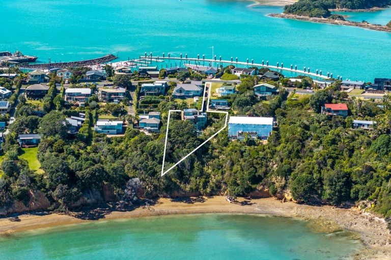 Photo of property in 53 Kennedy Point Road, Surfdale, Waiheke Island, 1081