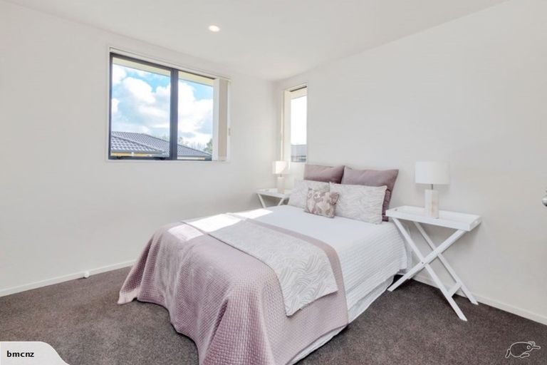 Photo of property in 33 Cityview Place, Massey, Auckland, 0614