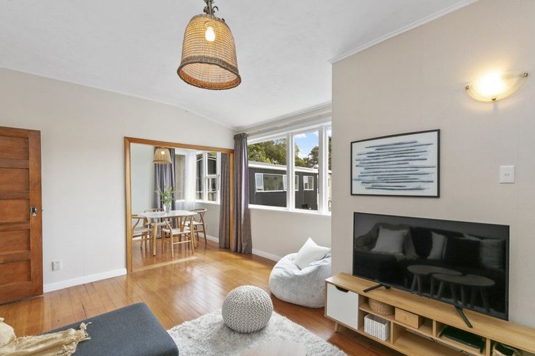 Photo of property in 147 Cockayne Road, Khandallah, Wellington, 6035