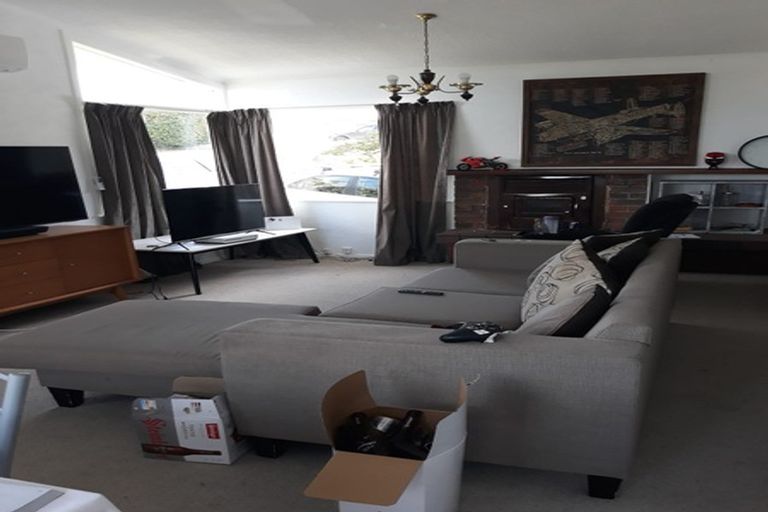 Photo of property in 20 Fowler Street, Northcote, Auckland, 0627