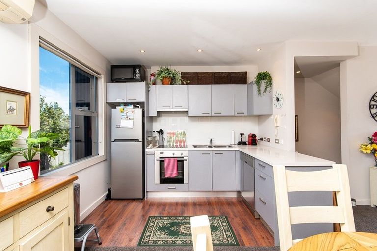 Photo of property in The Terraces, 4/9 Humber Street, Pandora, Napier, 4110