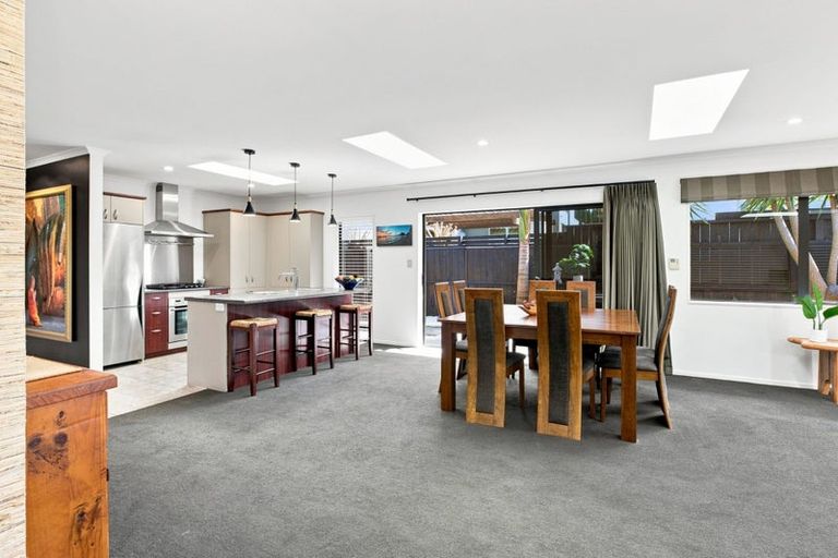 Photo of property in 32 Aranui Drive, Papamoa Beach, Papamoa, 3118