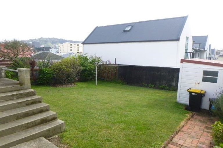Photo of property in 3 Levy Street, Mount Victoria, Wellington, 6011