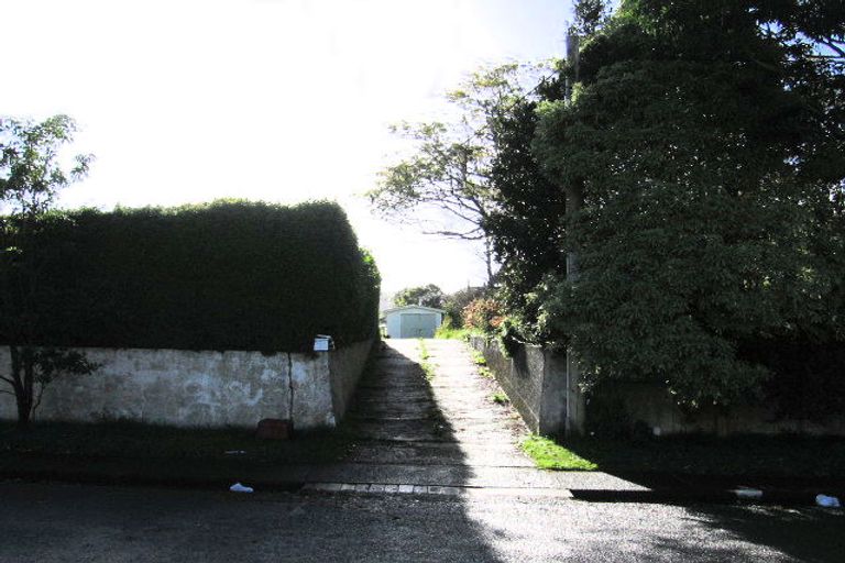 Photo of property in 9 Kent Road, Regent, Whangarei, 0112