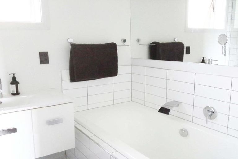 Photo of property in 53 Calvert Road, Lynmouth, New Plymouth, 4310