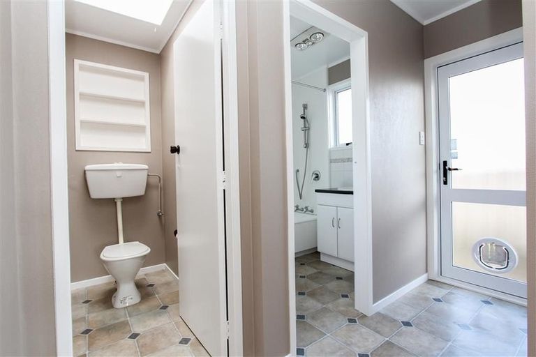 Photo of property in 2 Norfolk Place, Pukete, Hamilton, 3200