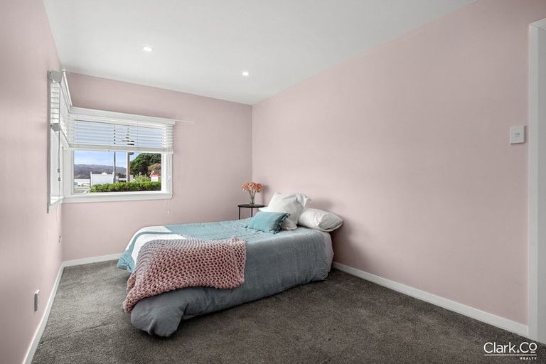Photo of property in 29 Mana Esplanade, Paremata, Porirua, 5026