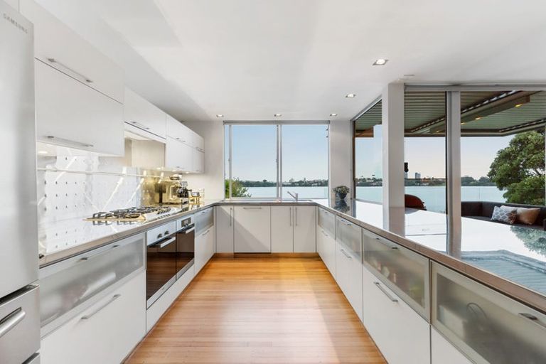 Photo of property in 5/26 Otakau Road, Milford, Auckland, 0620