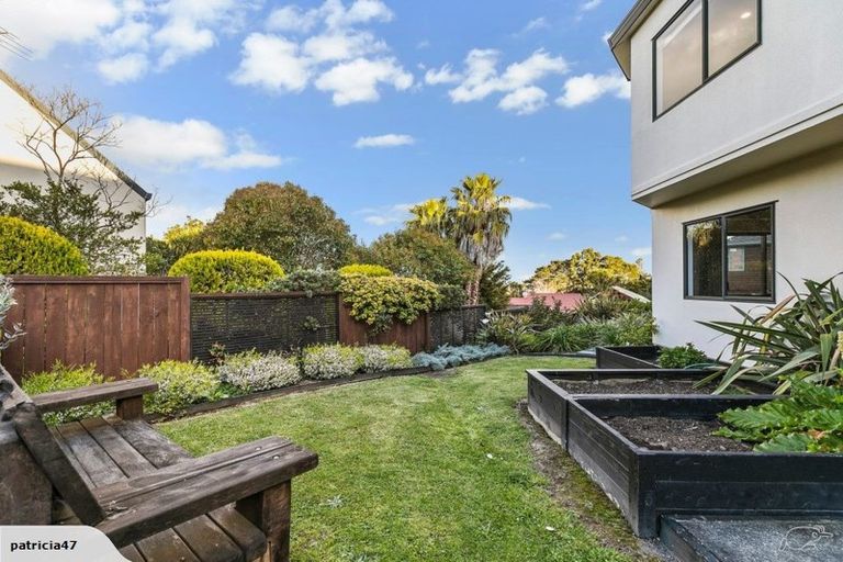 Photo of property in 1/262 Onewa Road, Birkenhead, Auckland, 0626