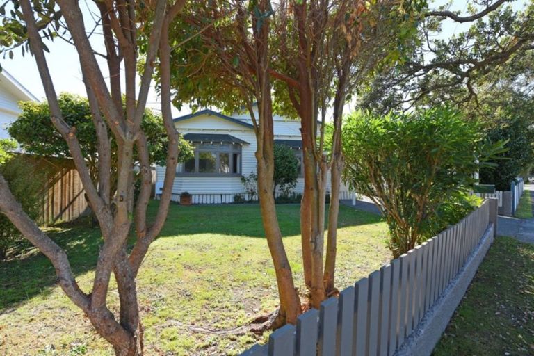 Photo of property in 21 Beaumont Avenue, Alicetown, Lower Hutt, 5010