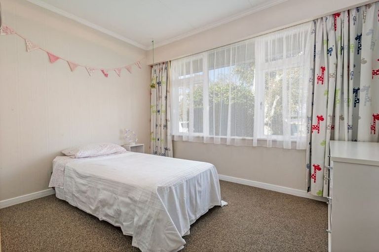 Photo of property in 25 Saint Albans Avenue, Hokowhitu, Palmerston North, 4410