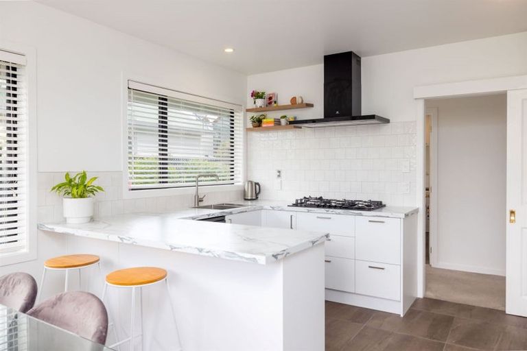 Photo of property in 87 Beachville Road, Redcliffs, Christchurch, 8081