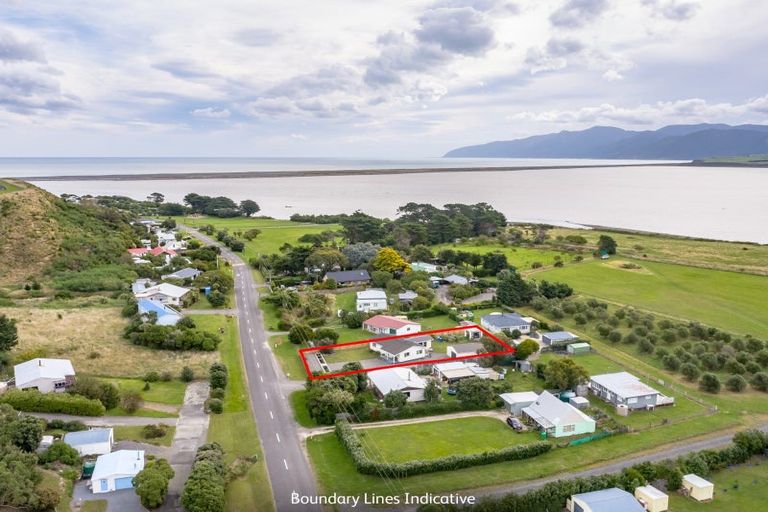 Photo of property in 89 Lake Ferry Road, Lake Ferry, Featherston, 5772