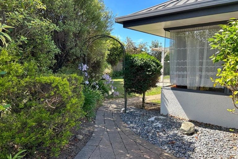 Photo of property in 15 Albizia Place, Richmond, 7020