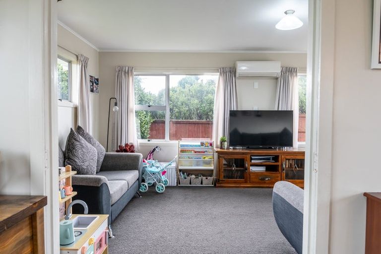 Photo of property in 15 Poaka Avenue, Dinsdale, Hamilton, 3204