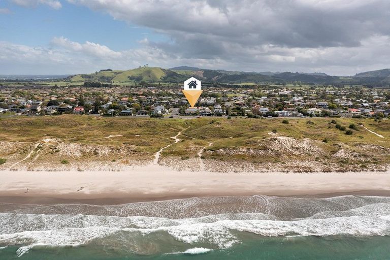 Photo of property in 1 Douglas Place, Papamoa Beach, Papamoa, 3118