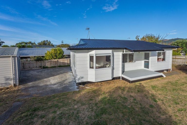Photo of property in 4 Ross Grove, Paraparaumu, 5032