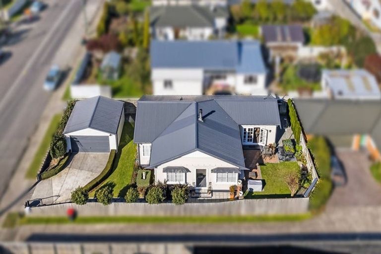 Photo of property in 85 Selwyn Street, Somerfield, Christchurch, 8024