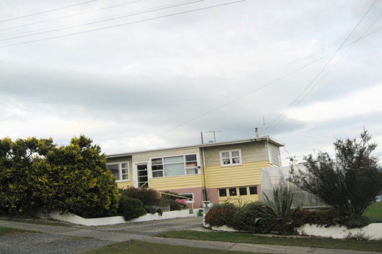 Photo of property in 5 Stevenson Street, Balclutha, 9230