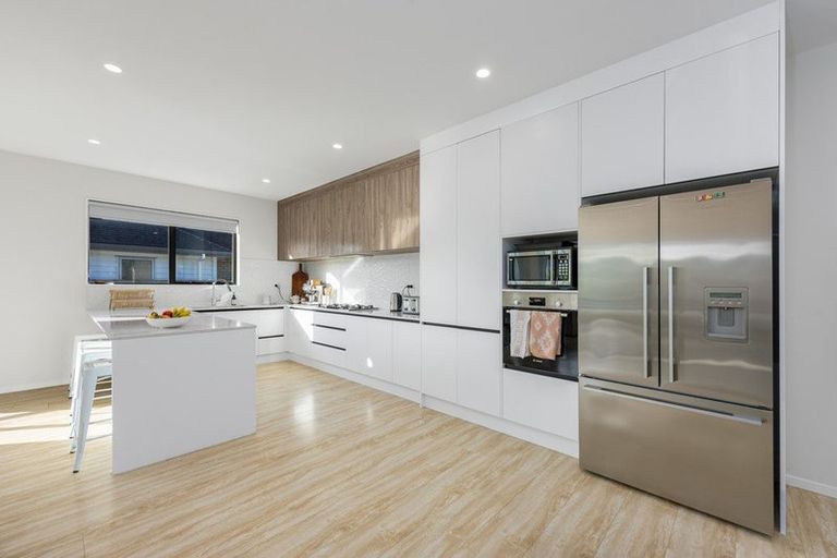 Photo of property in 8 Ahorangi Road, Silverdale, 0932