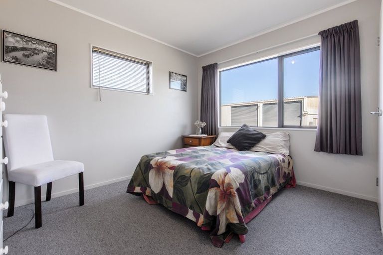 Photo of property in 1 Watts Street, Waipawa, 4210