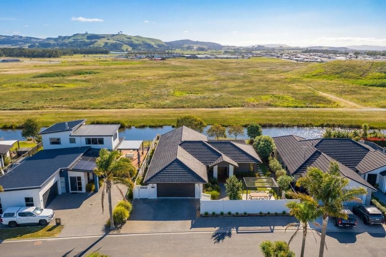 Photo of property in 7 Senecio Way, Papamoa Beach, Papamoa, 3118