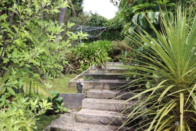 Photo of property in 80 Marine Parade, Bluff, 9814