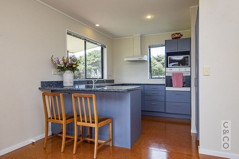 Photo of property in 118 Cottle Road, Taupaki, Henderson, 0782