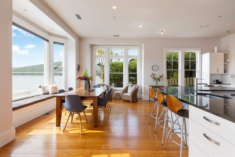 Photo of property in 17 Austin Street, Mount Victoria, Wellington, 6011