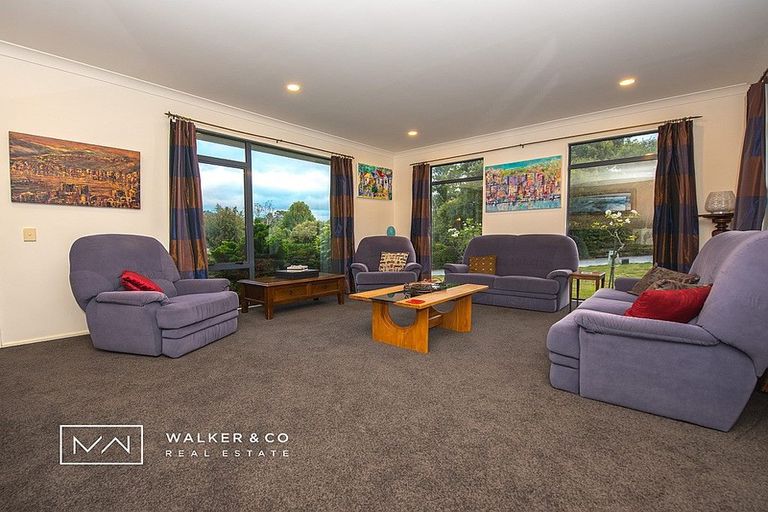 Photo of property in 8 Tuhua Lane, Brown Owl, Upper Hutt, 5018
