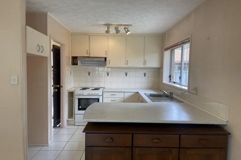 Photo of property in 2/75 Butley Drive, Farm Cove, Auckland, 2012